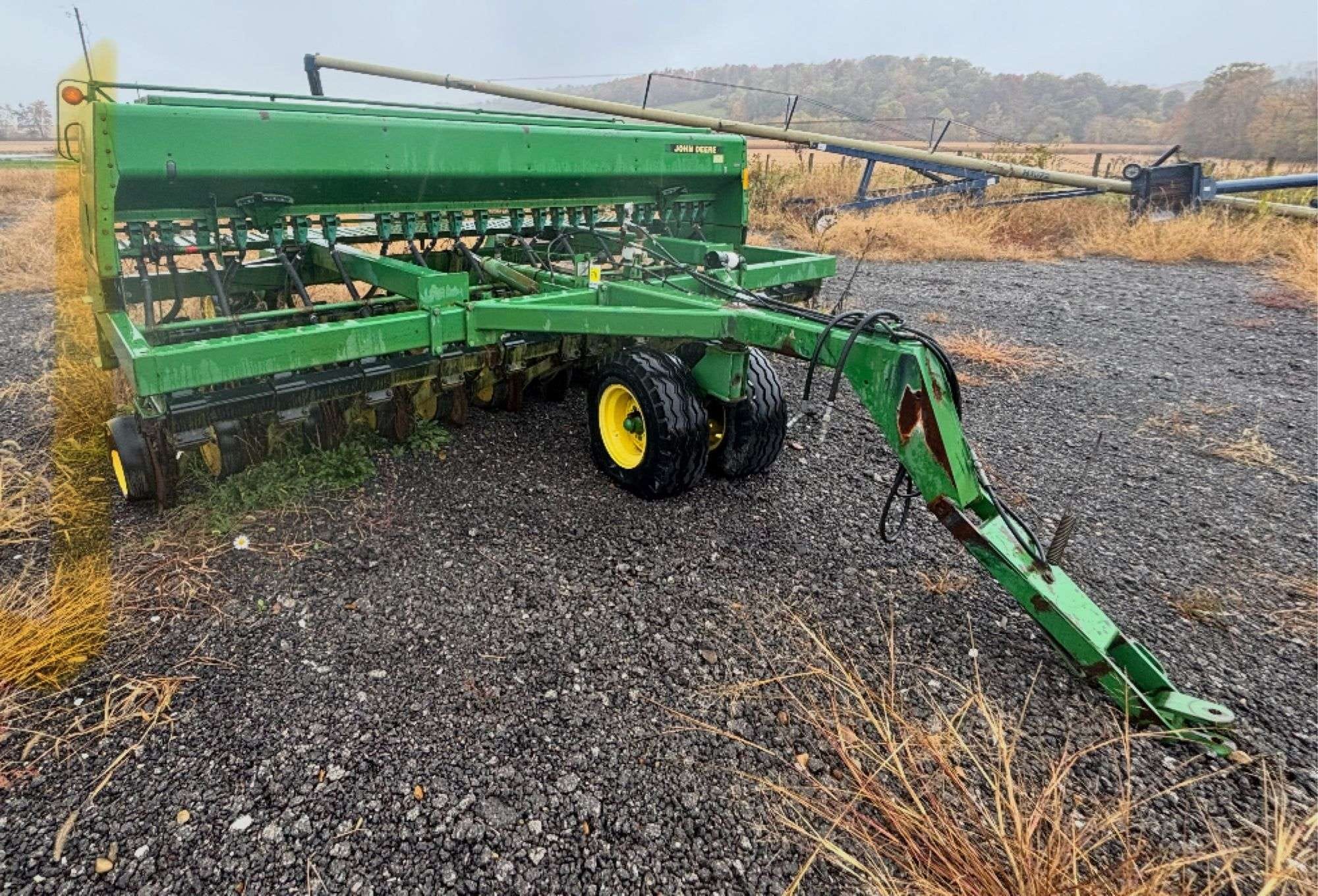 John Deere 750 Equipment Image0