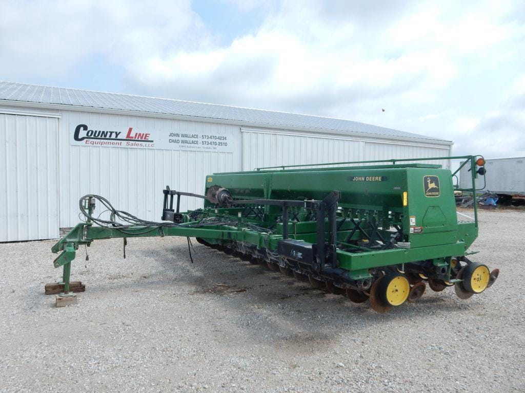 John Deere 750 Equipment Image0