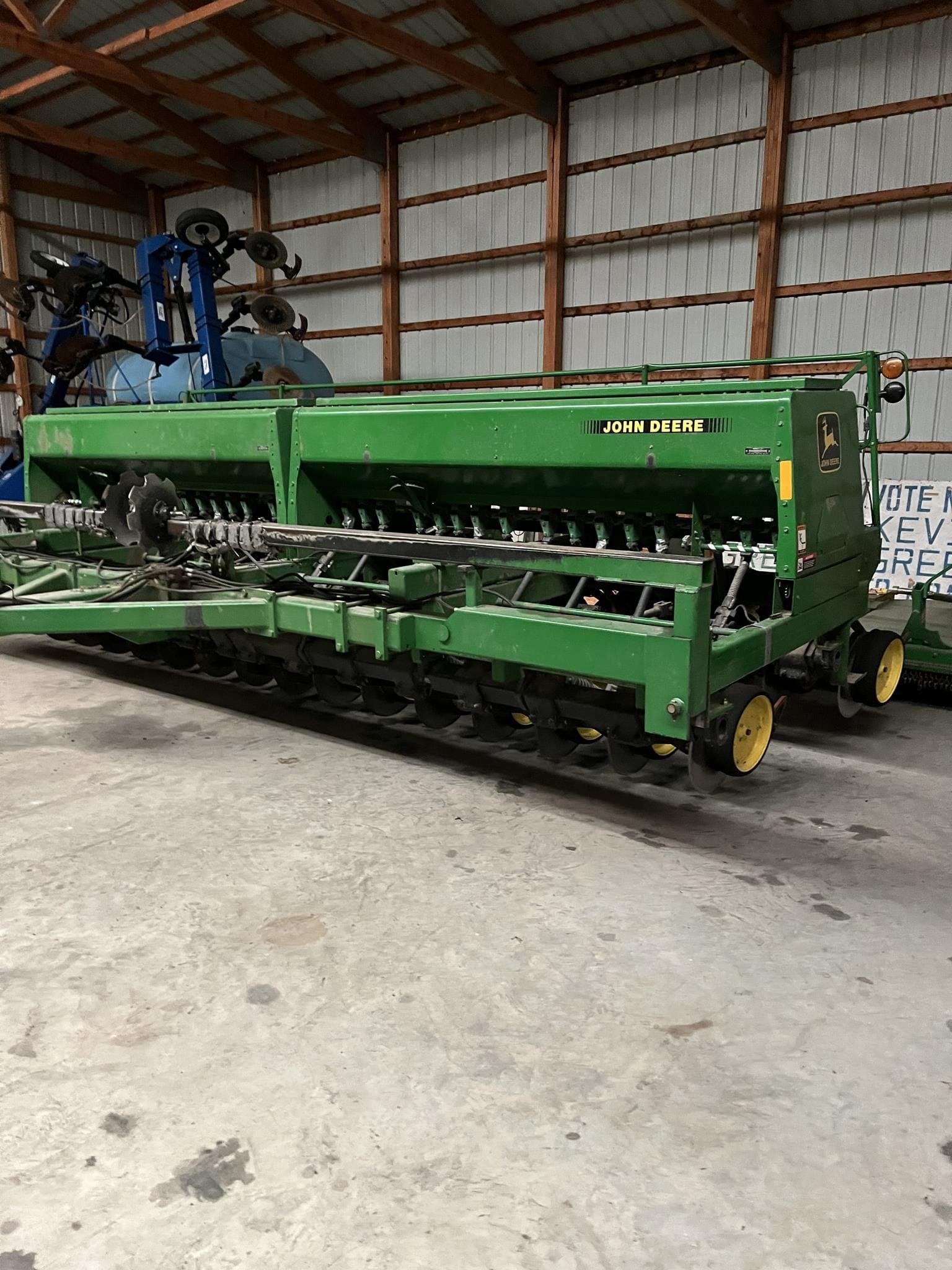 Main image John Deere 750