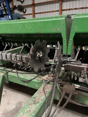 1996 John Deere 750 Image