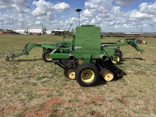Image of John Deere 750 equipment image 2