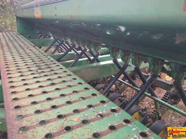 Image of John Deere 750 equipment image 2