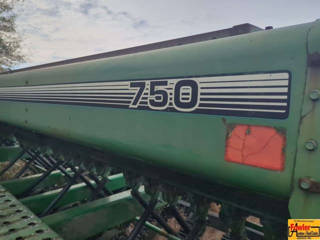Image of John Deere 750 equipment image 1