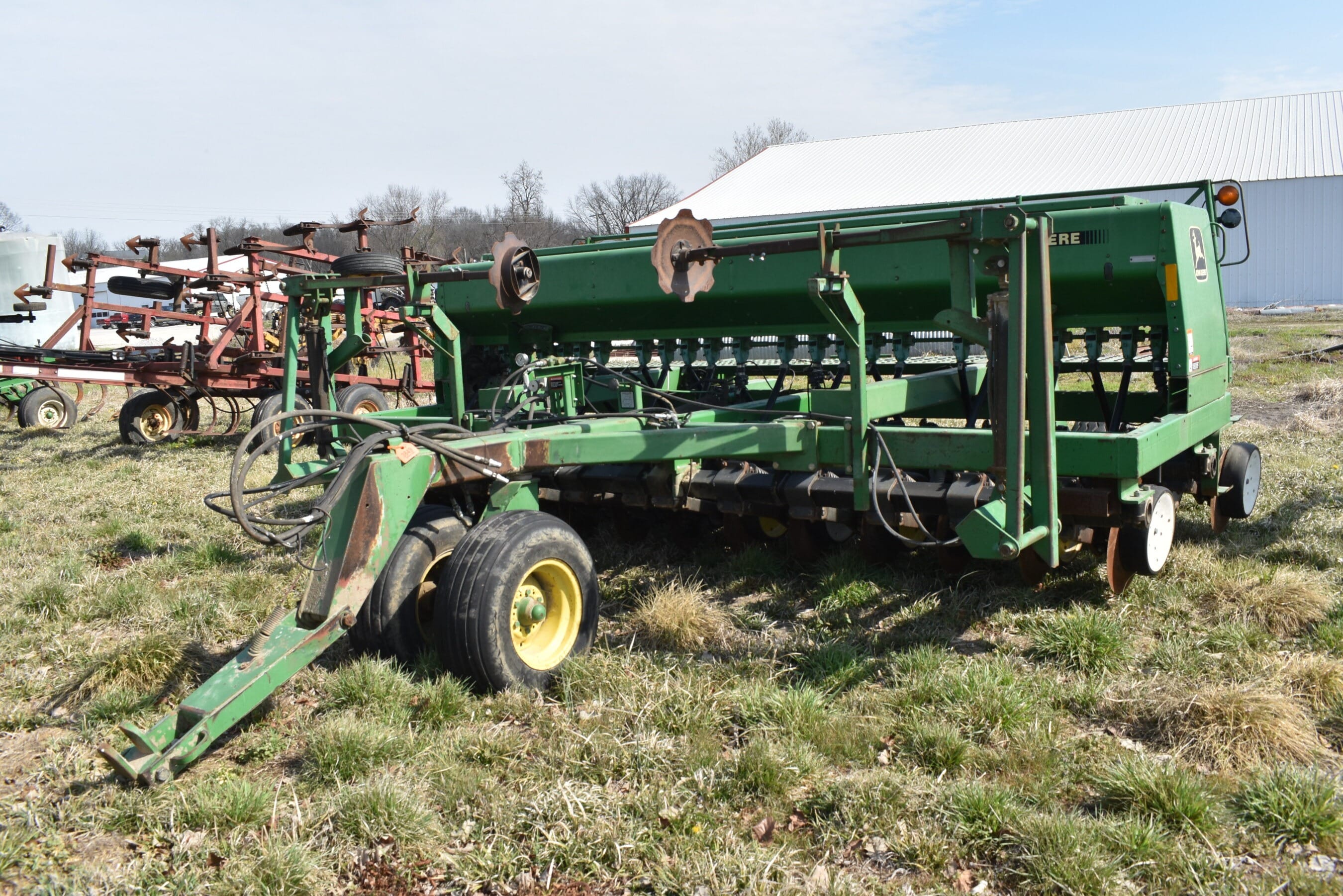 John Deere 750 Equipment Image0