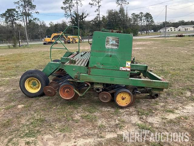 Image of John Deere 750 equipment image 1