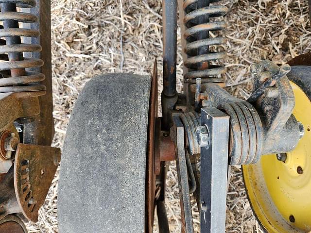 Thumbnail image John Deere 750 16