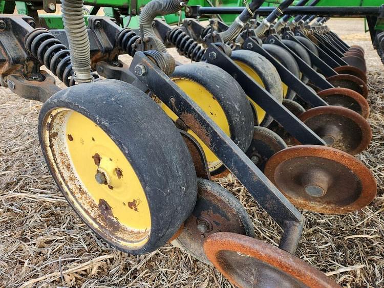 Main image John Deere 750 18