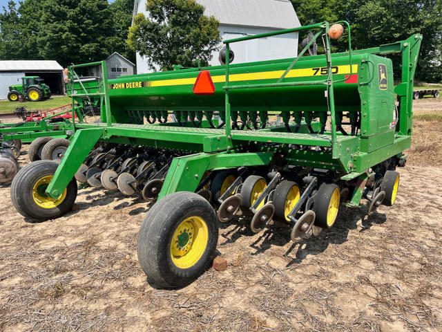 Image of John Deere 750 equipment image 3