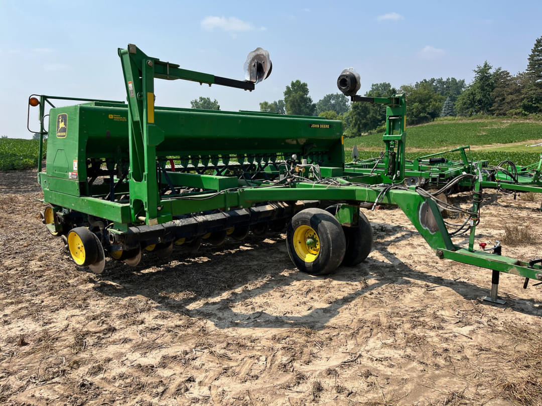 Image of John Deere 750 Primary image