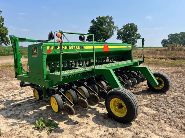 Image of John Deere 750 equipment image 2