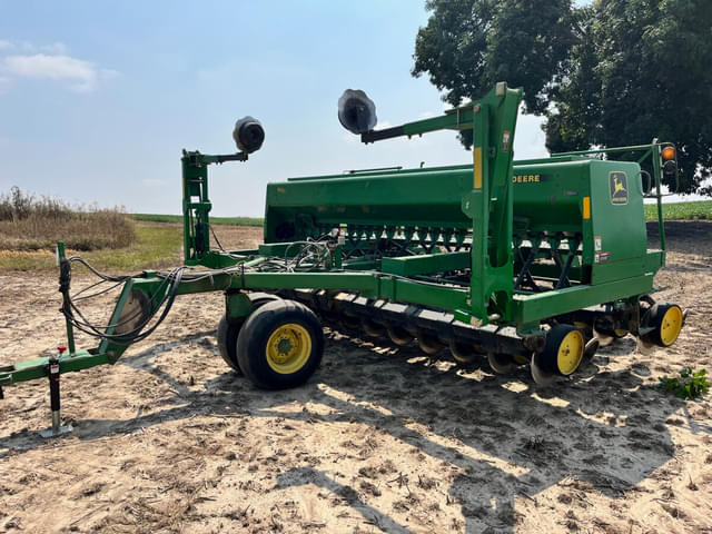 Image of John Deere 750 equipment image 1