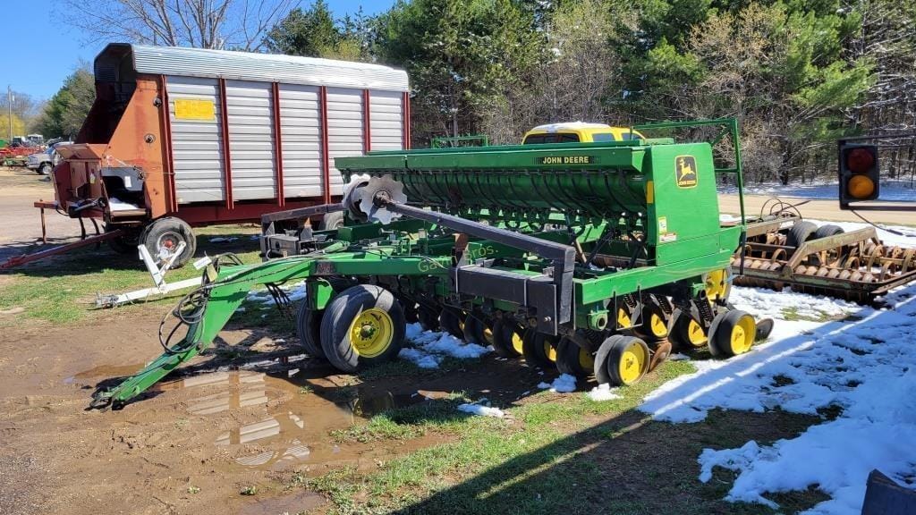 Main image John Deere 750