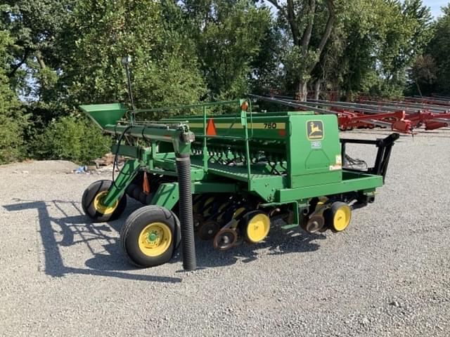 Image of John Deere 750 equipment image 2