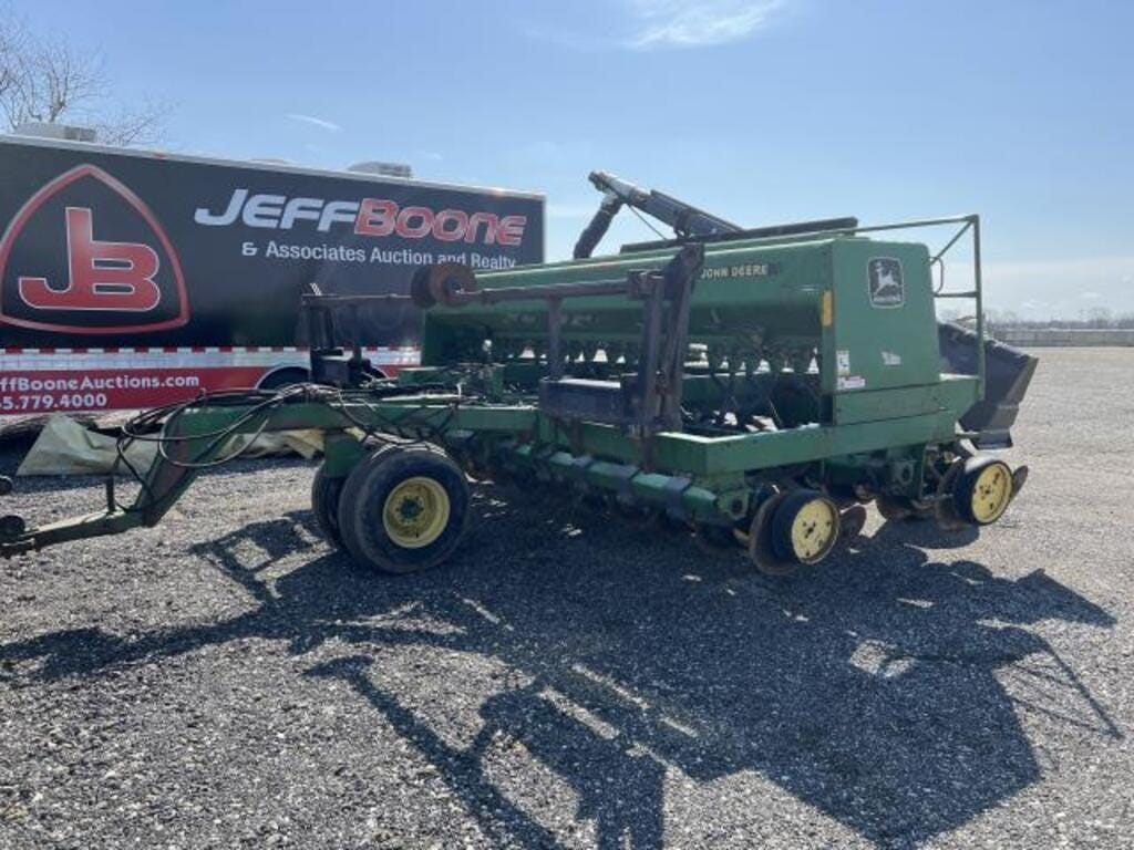Main image John Deere 750