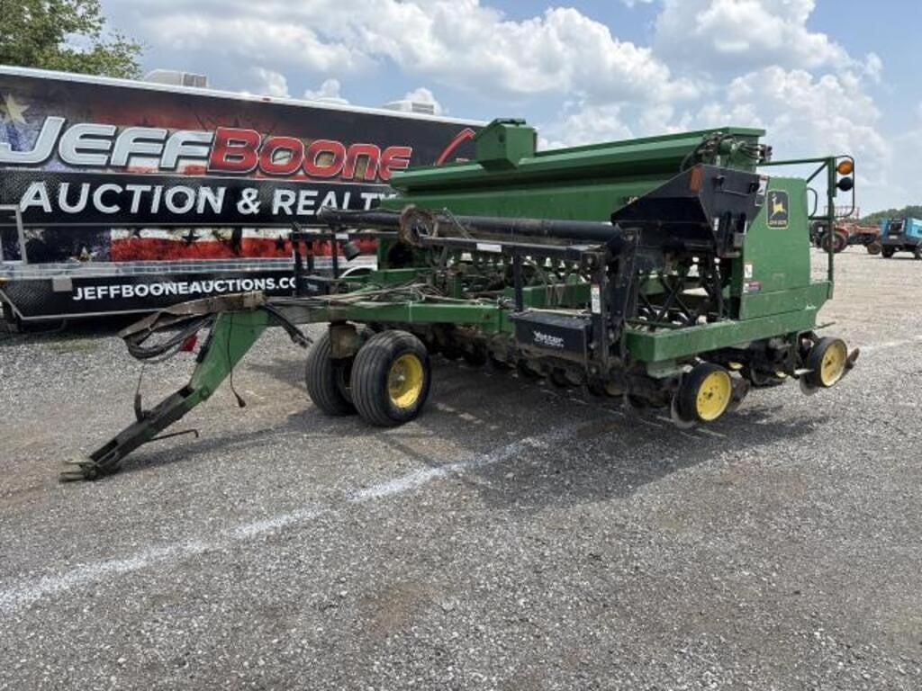 Image of John Deere 750 Primary image