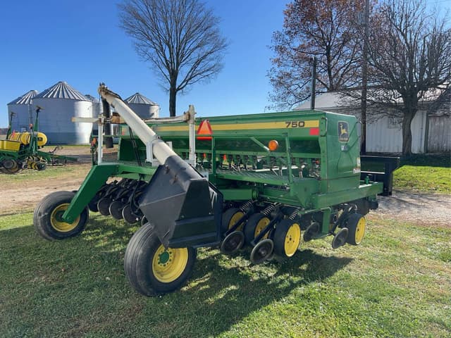 Image of John Deere 750 equipment image 4