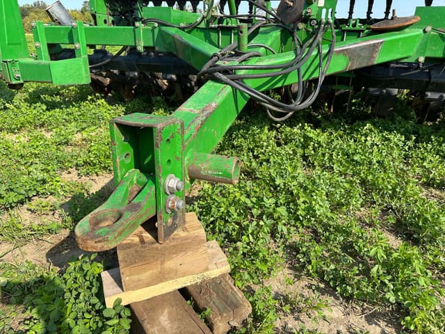 Image of John Deere 750 equipment image 1