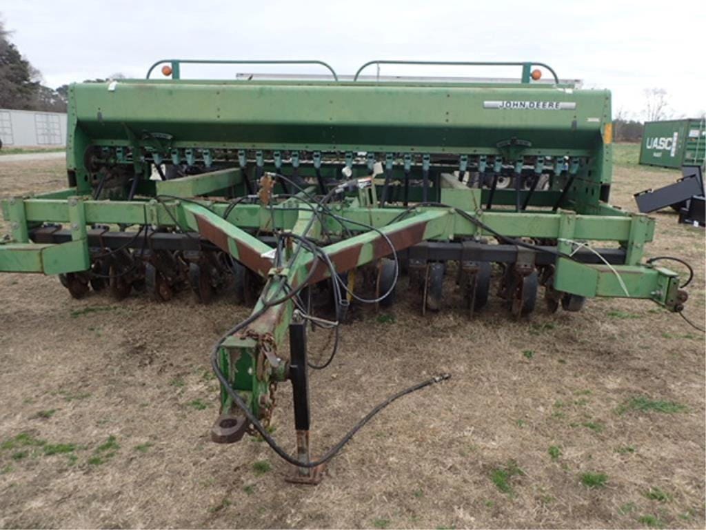 John Deere 750 Equipment Image0