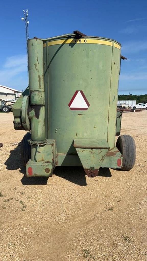 Image of John Deere 750 equipment image 2