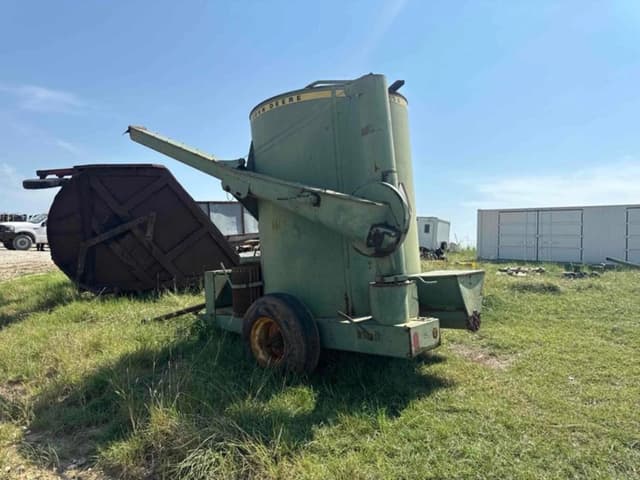 Image of John Deere 750 equipment image 3