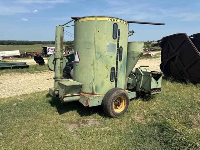 Image of John Deere 750 equipment image 2