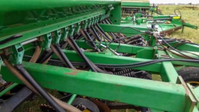 Image of John Deere 750 equipment image 4