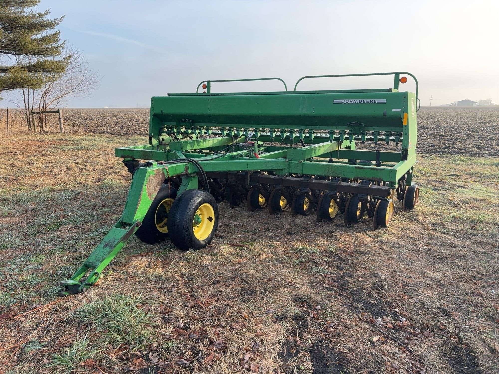 John Deere 750 Equipment Image0