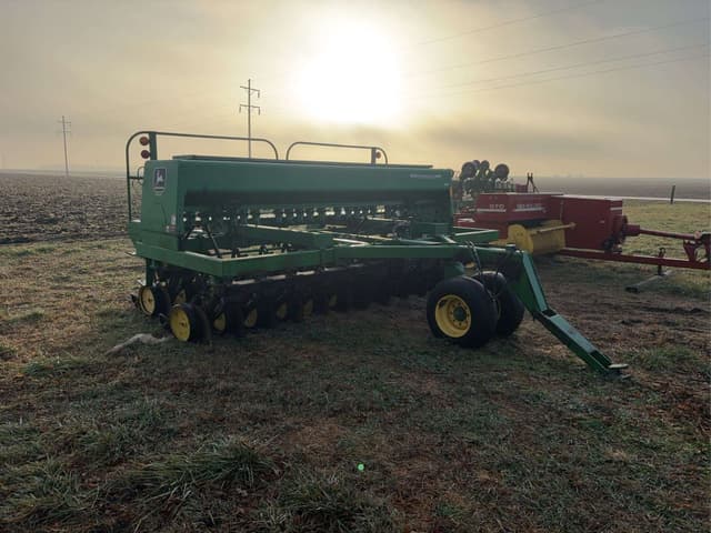 Image of John Deere 750 equipment image 1