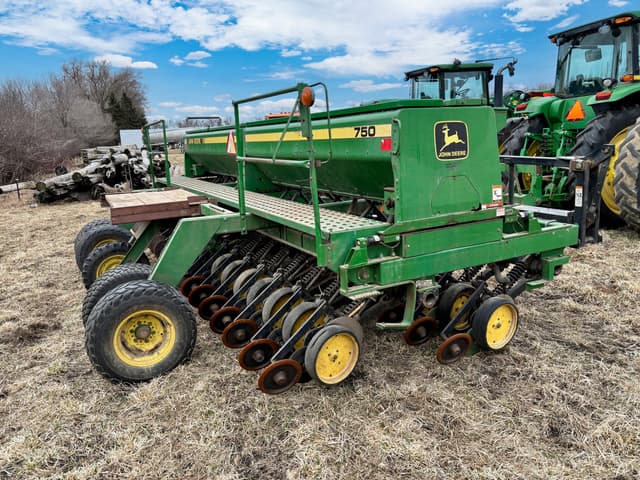 Image of John Deere 750 equipment image 2