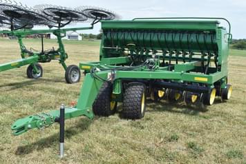 Main image John Deere 750