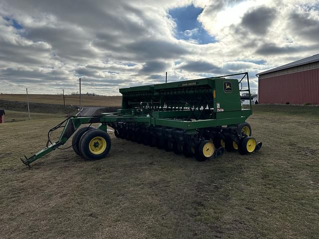 Image of John Deere 750 equipment image 1