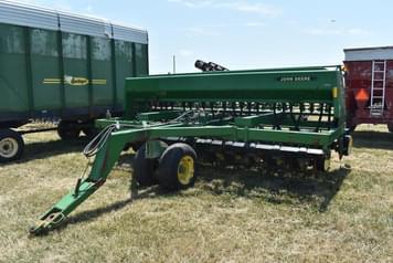 Main image John Deere 750