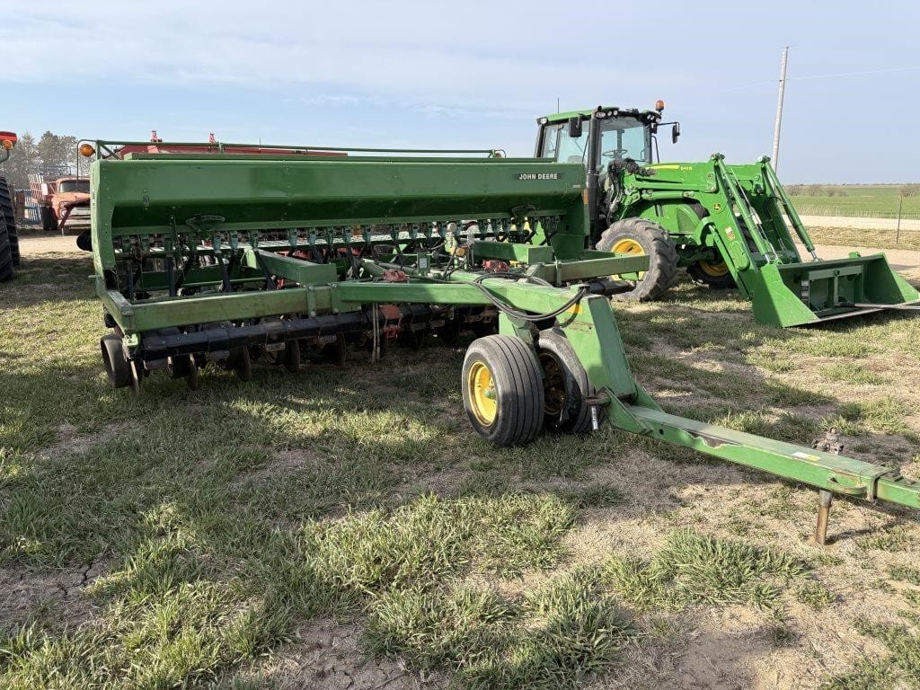 John Deere 750 Equipment Image0