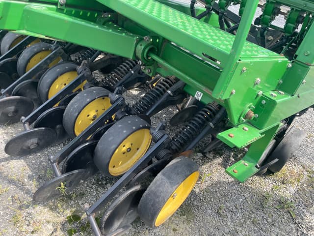 Image of John Deere 750 equipment image 3