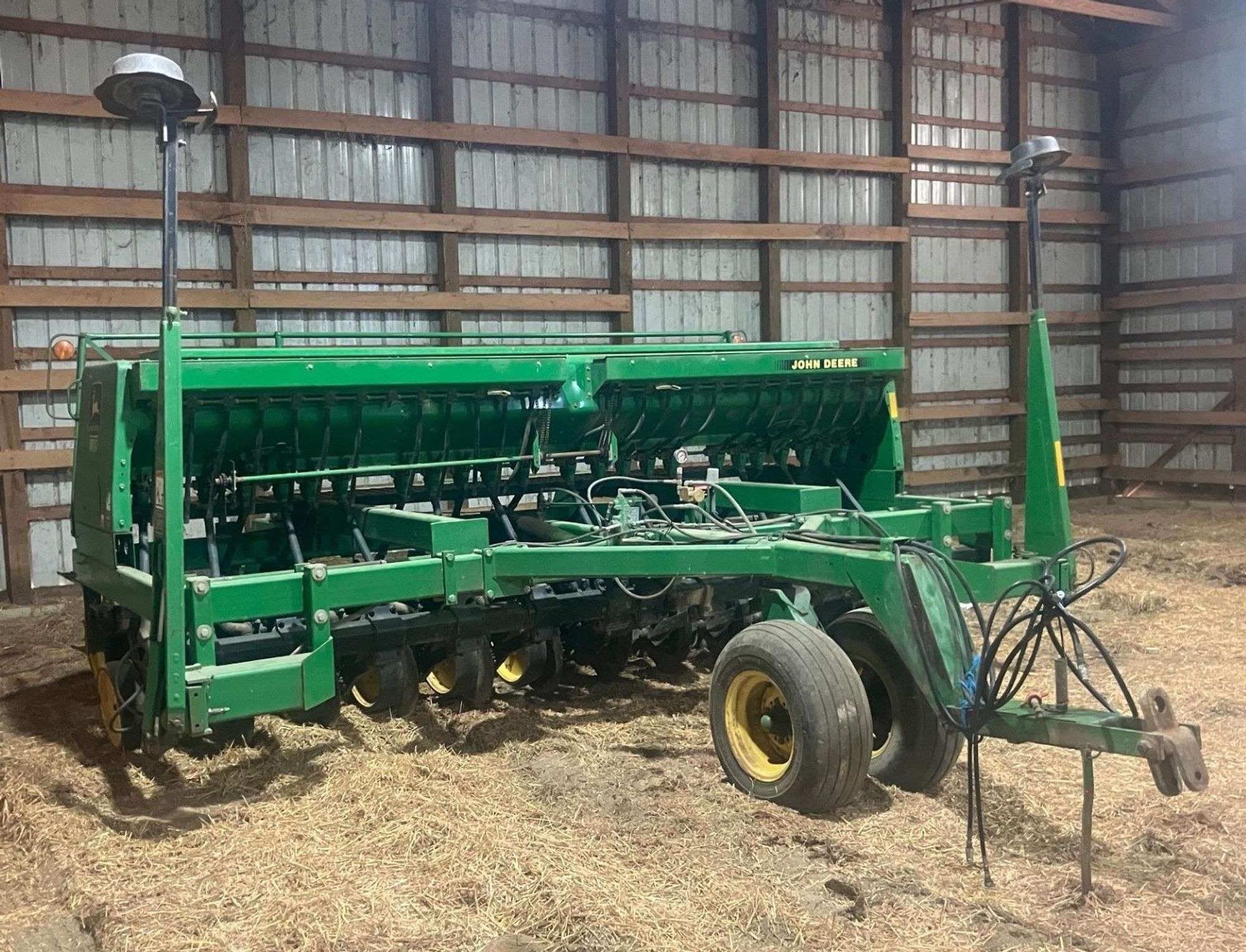 John Deere 750 Equipment Image0
