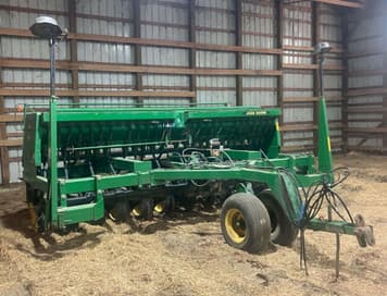 Main image John Deere 750