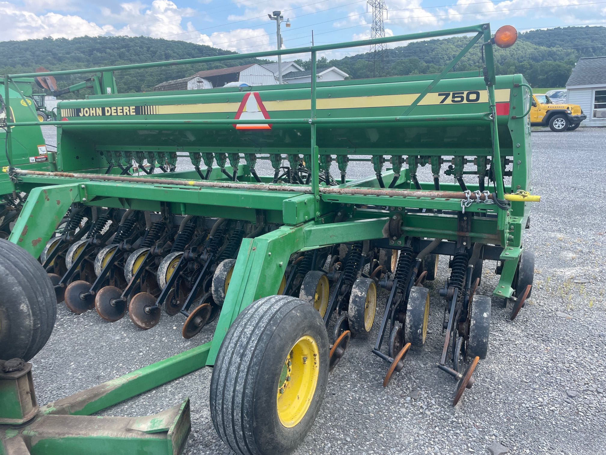 John Deere 750 Equipment Image0