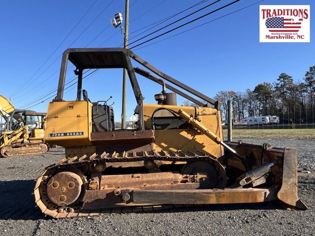 Main image John Deere 750