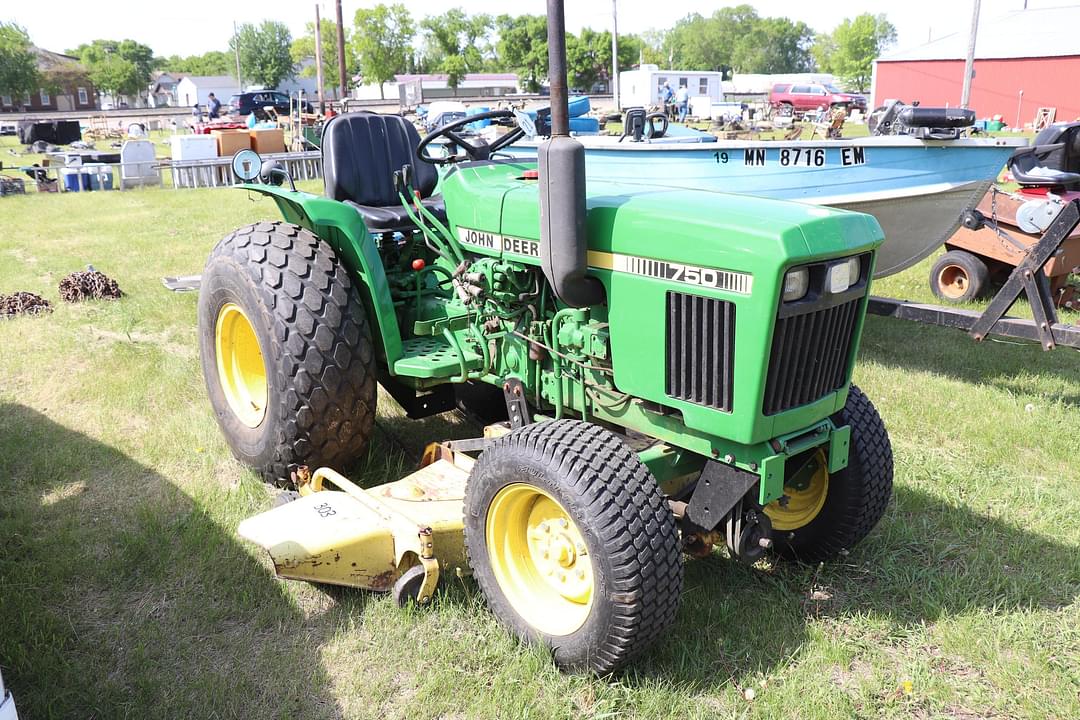 Image of John Deere 750 Image 1