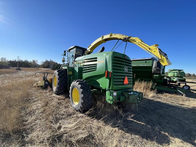 Image of John Deere 7500 equipment image 3