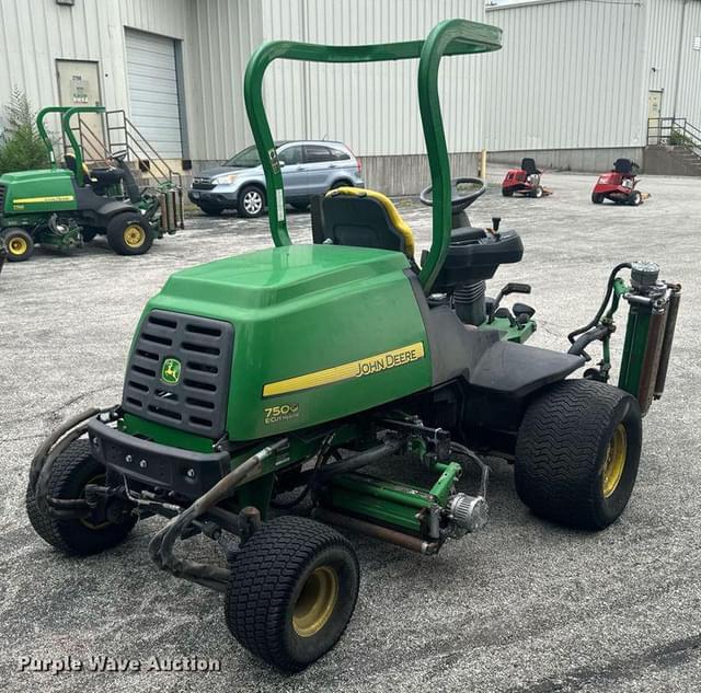 Image of John Deere 7500 equipment image 4