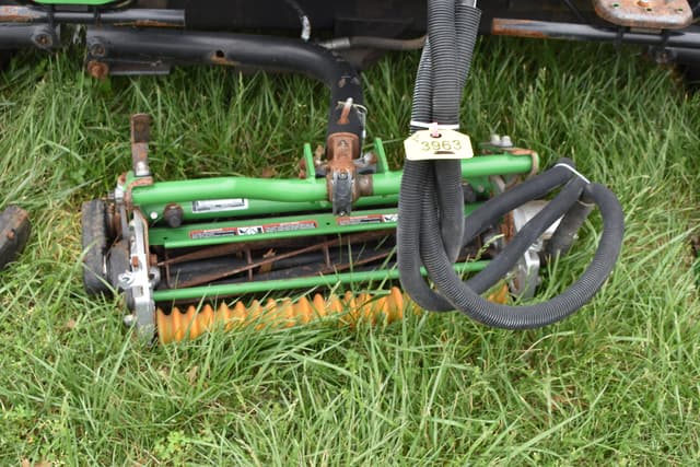 Image of John Deere 7500 equipment image 4