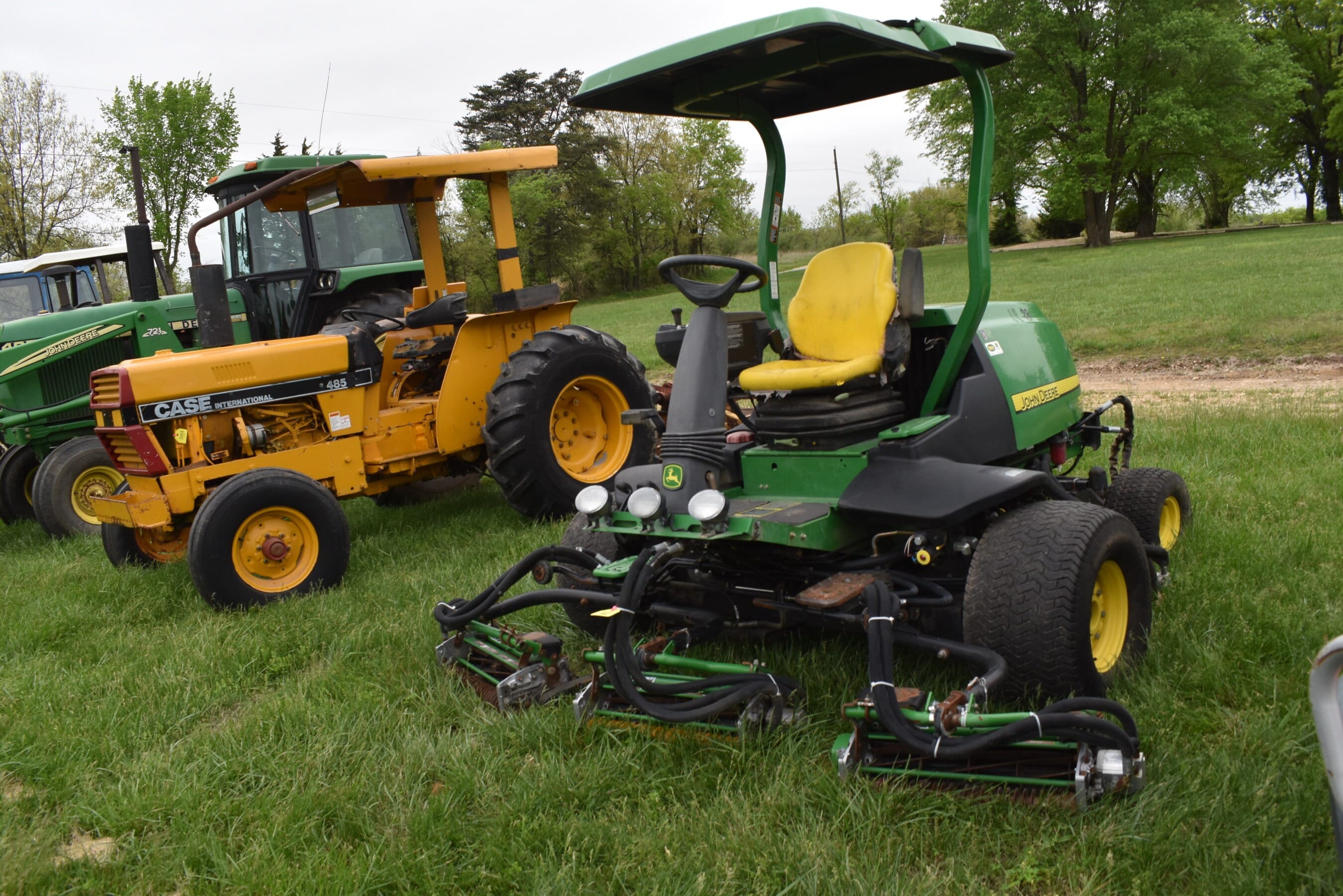 John Deere 7500 Equipment Image0