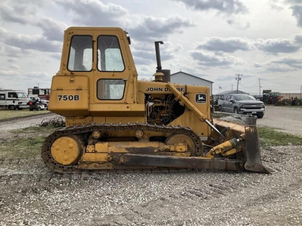 Main image John Deere 750B