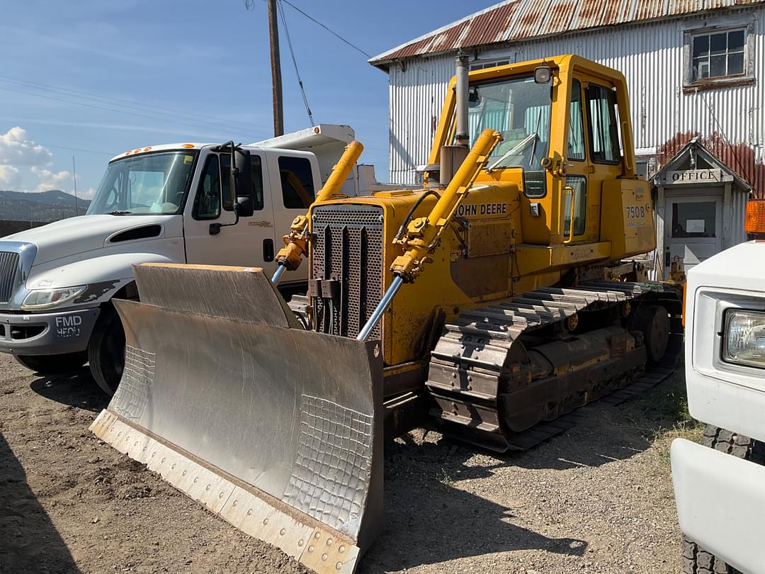 Image of John Deere 750B Primary image