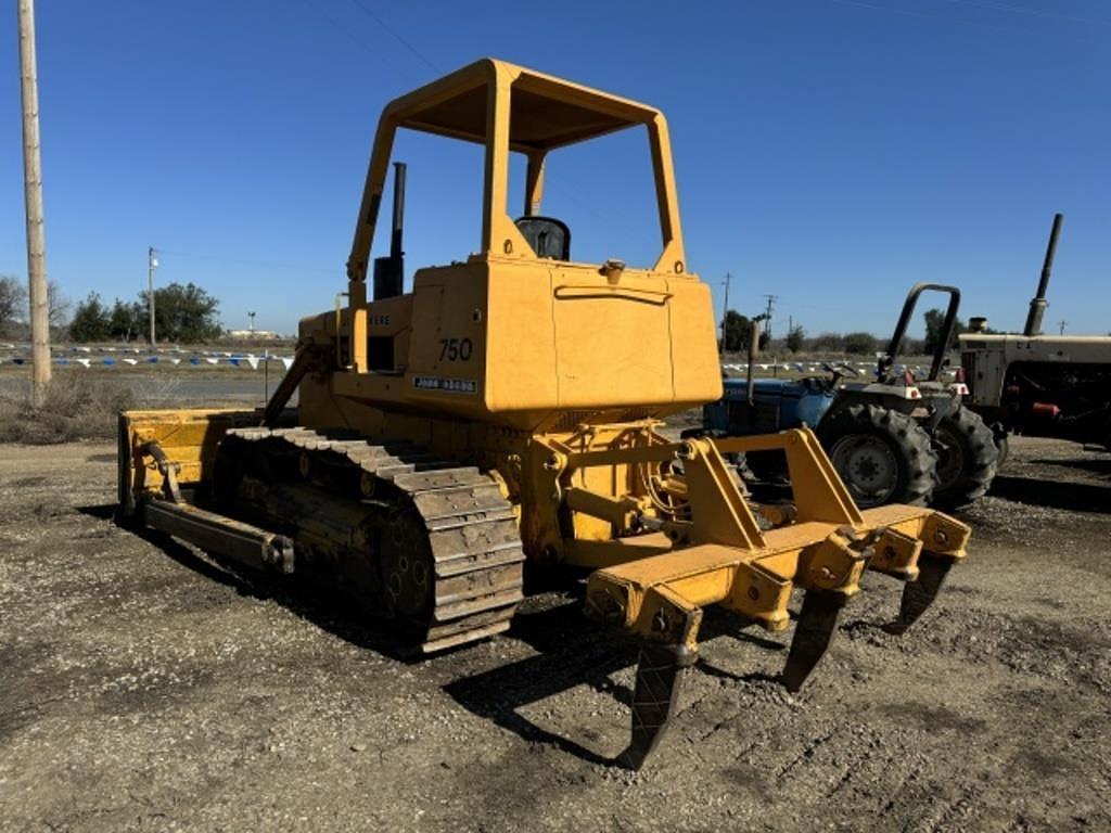 Image of John Deere 750E  Image 1