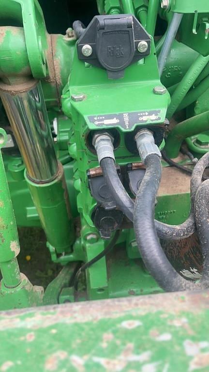 Image of John Deere 7510 equipment image 4