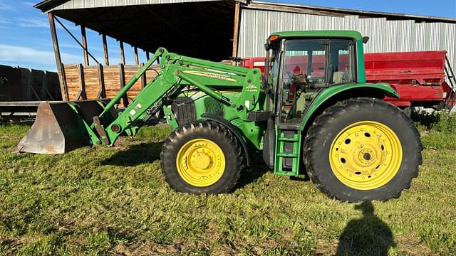 Image of John Deere 7520 equipment image 3