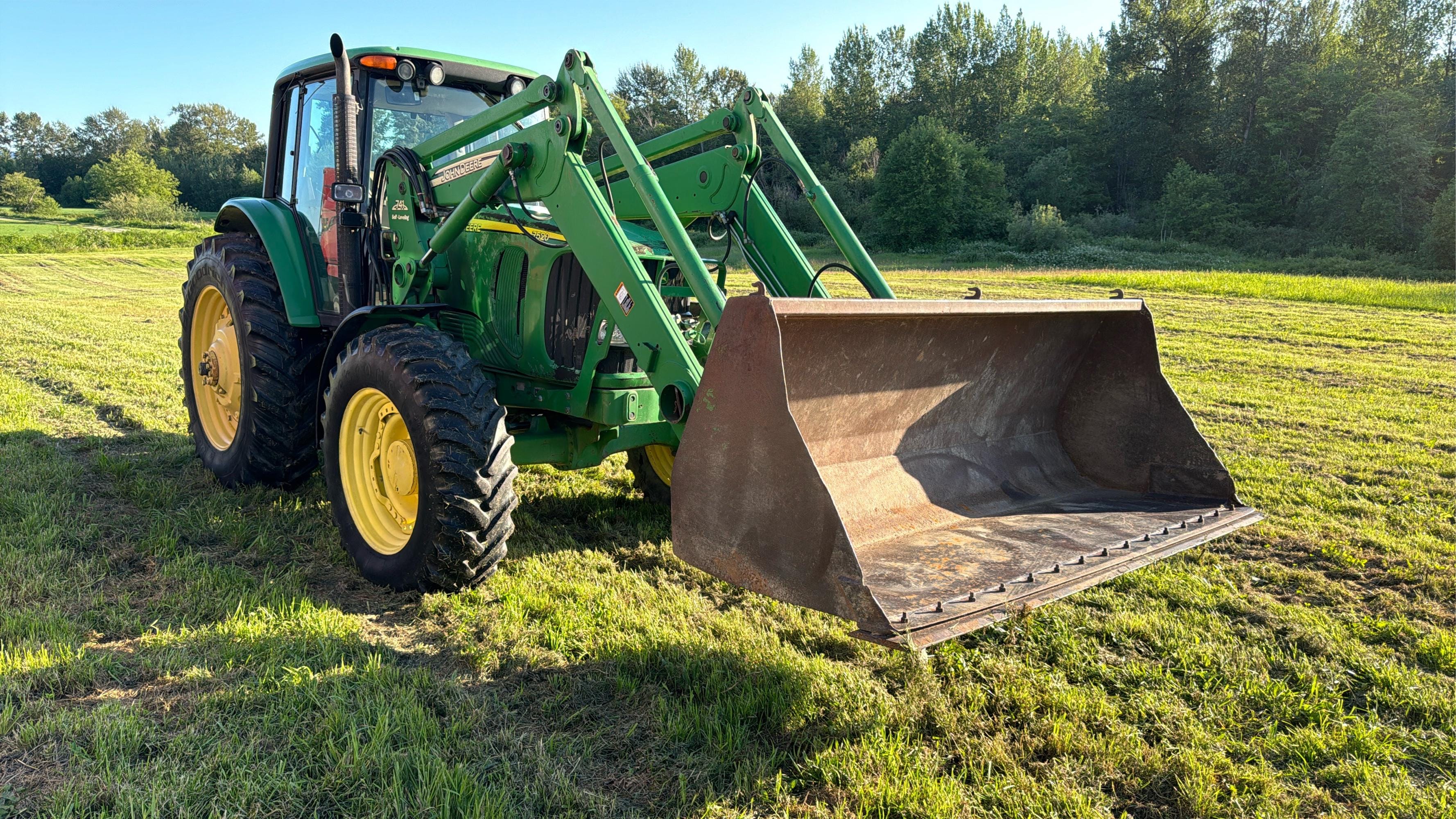 Main image John Deere 7520