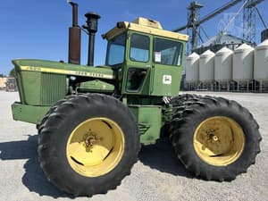 John Deere 7520 Image
